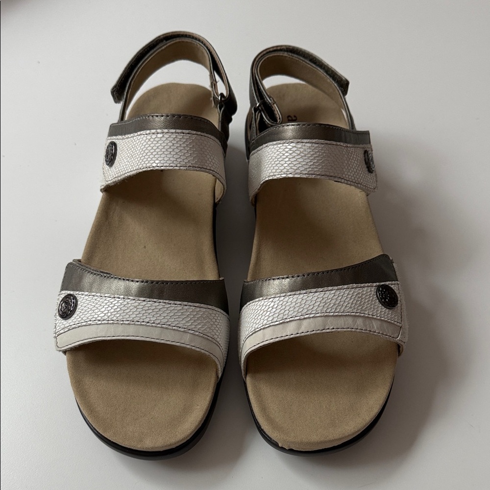 Aravon White and Gray Women's Sandals